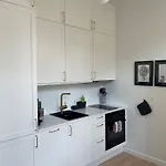 Stylish Apartment With Prime Location In Osterbro