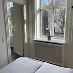 Stylish Apartment With Prime Location In Osterbro